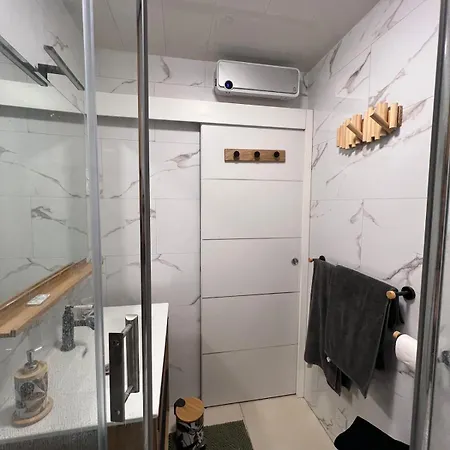 Appartement Calme Et Moderne Avec Jardin, Centre Ville,