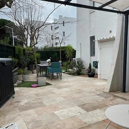 Appartement Calme Et Moderne Avec Jardin, Centre Ville,